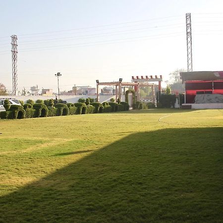 Vinayak Palace Hotel Mathura Zewnętrze zdjęcie