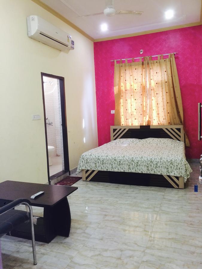 Vinayak Palace Hotel Mathura Zewnętrze zdjęcie