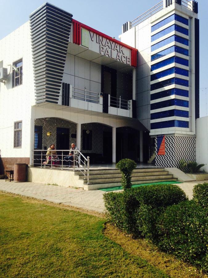 Vinayak Palace Hotel Mathura Zewnętrze zdjęcie