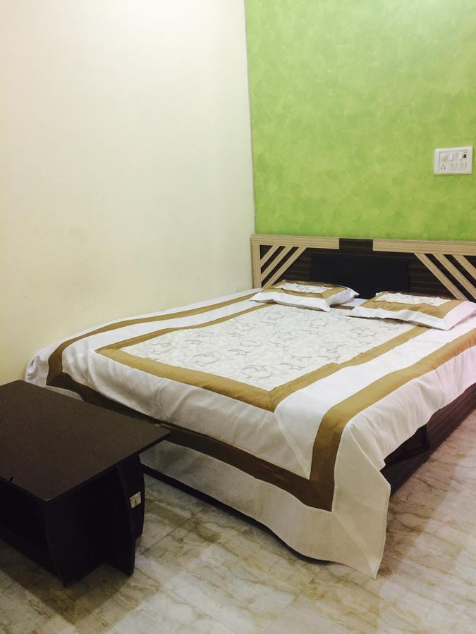 Vinayak Palace Hotel Mathura Zewnętrze zdjęcie
