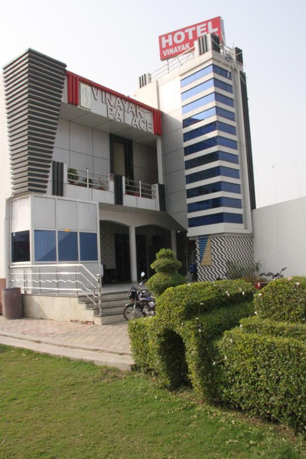 Vinayak Palace Hotel Mathura Zewnętrze zdjęcie