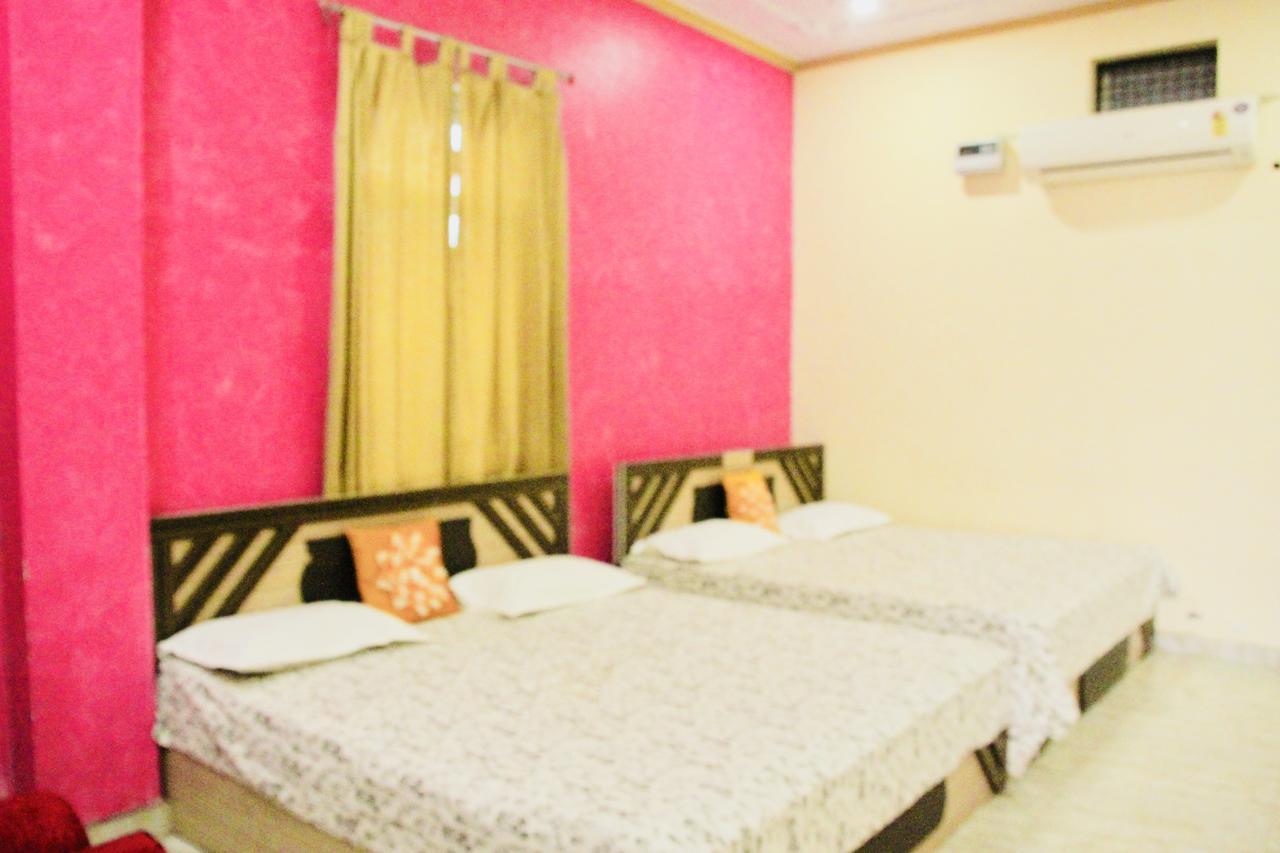 Vinayak Palace Hotel Mathura Zewnętrze zdjęcie